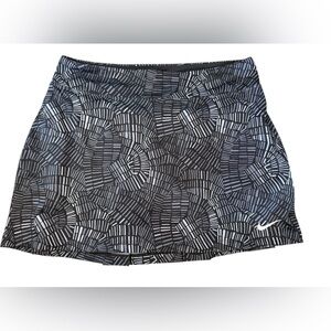 Nike Dri-Fit Golf Skirt – Size Medium – Excellent Like-New Condition